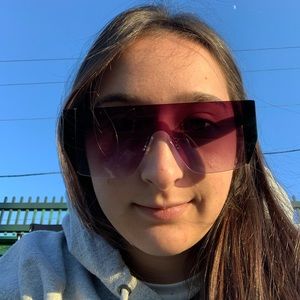 Meet your Posher, Becca